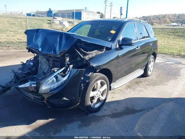 4JGDA5HB3GA760912 2016 MERCEDES-BENZ GLE - Image 2