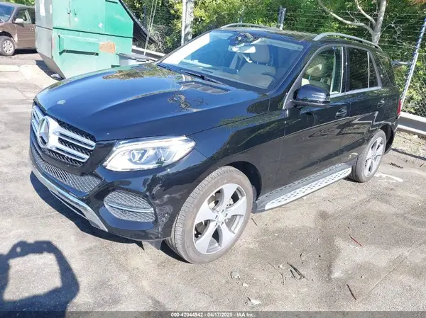 4JGDA5HB3HA827493 2017 MERCEDES-BENZ GLE - Image 2