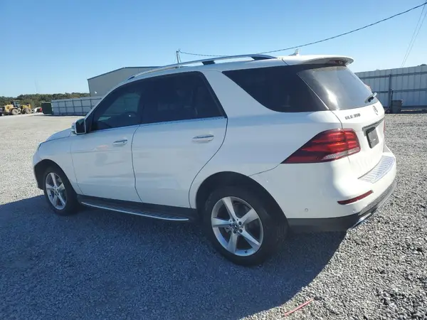 4JGDA5HB3HA940120 2017 MERCEDES-BENZ GLE - Image 2