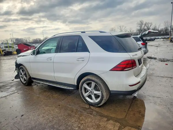 4JGDA5HB3HA948315 2017 MERCEDES-BENZ GLE - Image 2