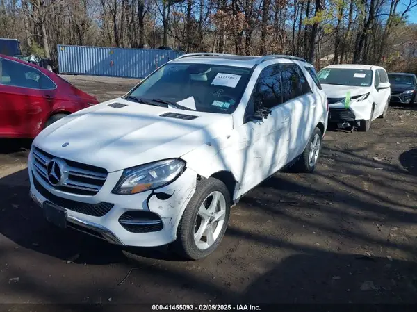 4JGDA5HB3HA949075 2017 MERCEDES-BENZ GLE - Image 2