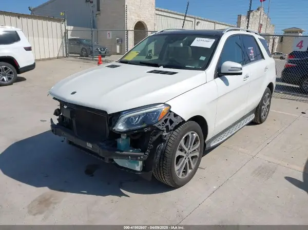 4JGDA5HB3HA983856 2017 MERCEDES-BENZ GLE - Image 2