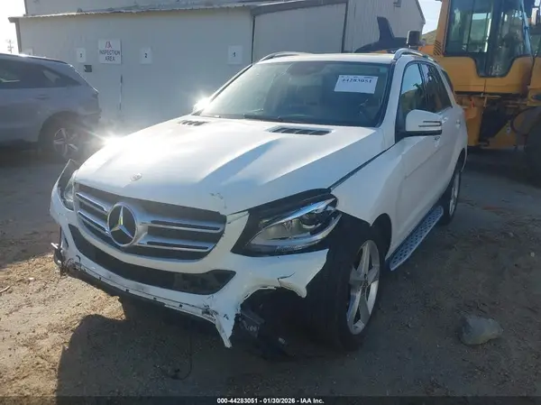 4JGDA5HB3JB050877 2018 MERCEDES-BENZ GLE - Image 2