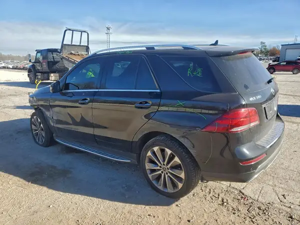 4JGDA5HB3JB118871 2018 MERCEDES-BENZ GLE - Image 2
