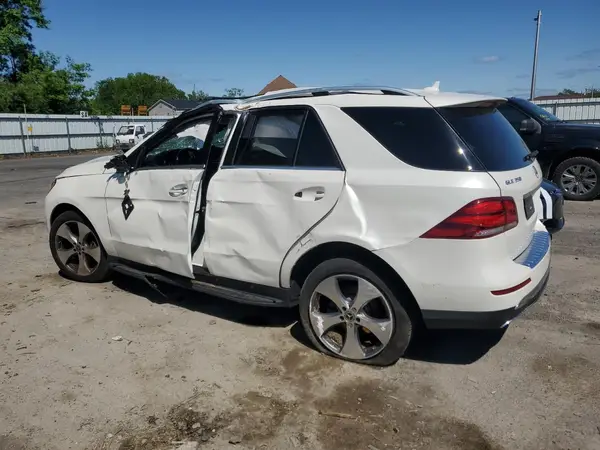4JGDA5HB3JB150235 2018 MERCEDES-BENZ GLE - Image 2