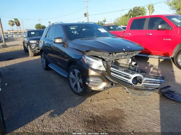 4JGDA5HB4GA601560 2016 MERCEDES-BENZ GLE - Image 1