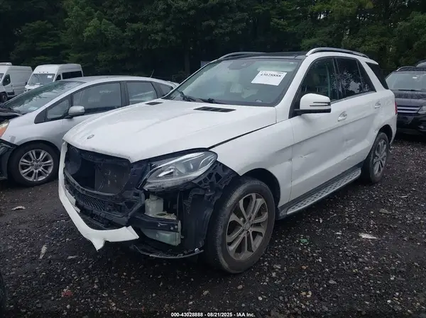 4JGDA5HB4GA637099 2016 MERCEDES-BENZ GLE - Image 2