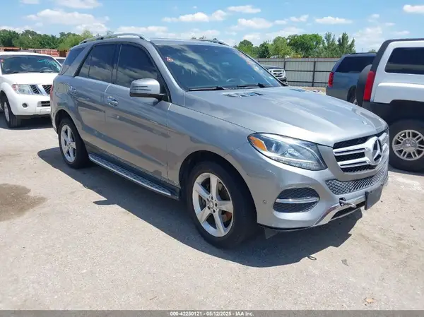4JGDA5HB4GA652637 2016 MERCEDES-BENZ GLE - Image 1
