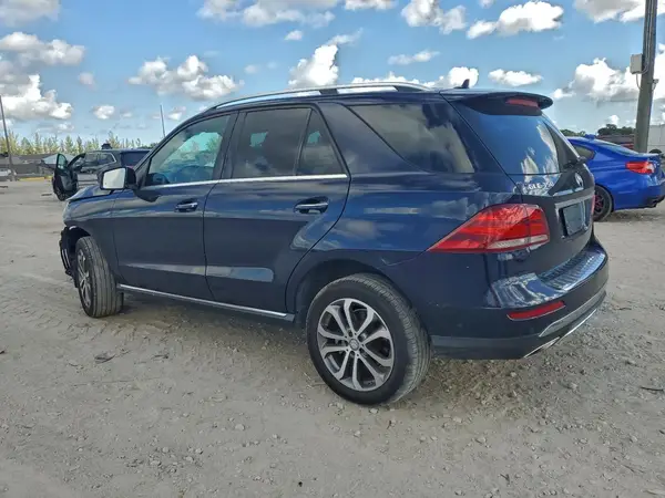 4JGDA5HB4GA677389 2016 MERCEDES-BENZ GLE - Image 2