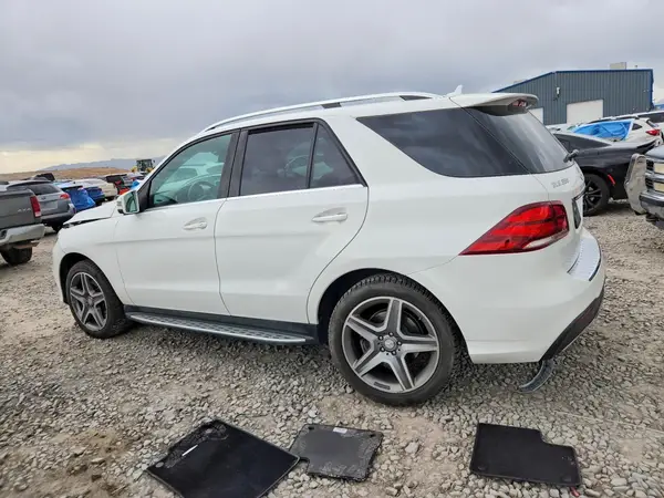 4JGDA5HB4GA708866 2016 MERCEDES-BENZ GLE - Image 2