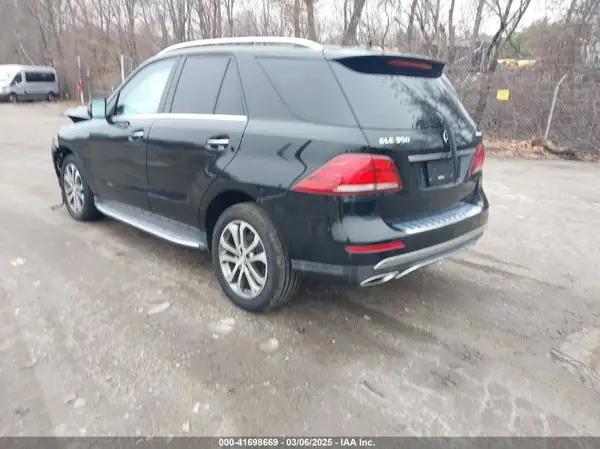 4JGDA5HB4GA711444 2016 MERCEDES-BENZ GLE - Image 2