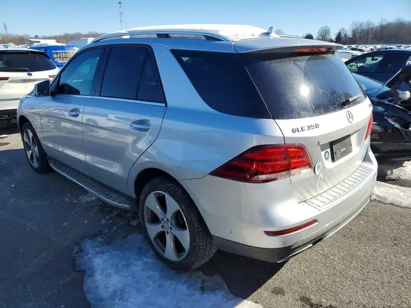 4JGDA5HB4GA749093 2016 MERCEDES-BENZ GLE - Image 2