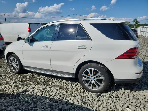 4JGDA5HB4GA749594 2016 MERCEDES-BENZ GLE - Image 2