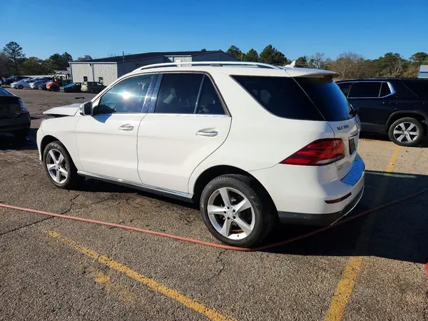 4JGDA5HB4GA776665 2016 MERCEDES-BENZ GLE - Image 2