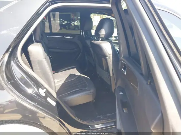 4JGDA5HB4GA811981 2016 MERCEDES-BENZ GLE - Image 8