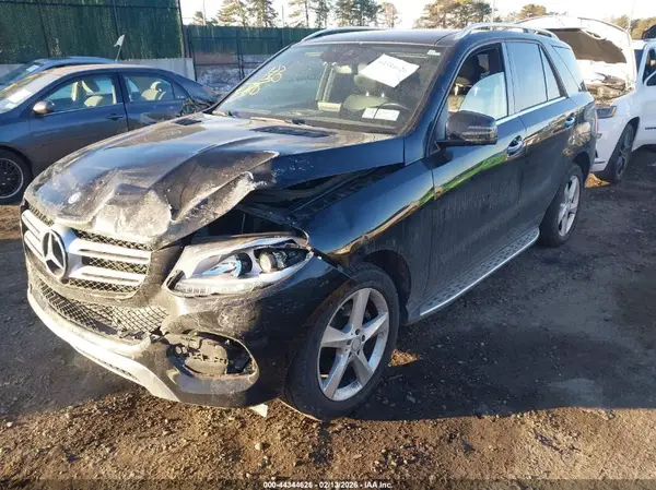 4JGDA5HB4HA889937 2017 MERCEDES-BENZ GLE - Image 2