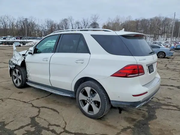 4JGDA5HB4HA957198 2017 MERCEDES-BENZ GLE - Image 2