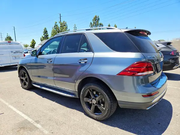 4JGDA5HB4HA963678 2017 MERCEDES-BENZ GLE - Image 2