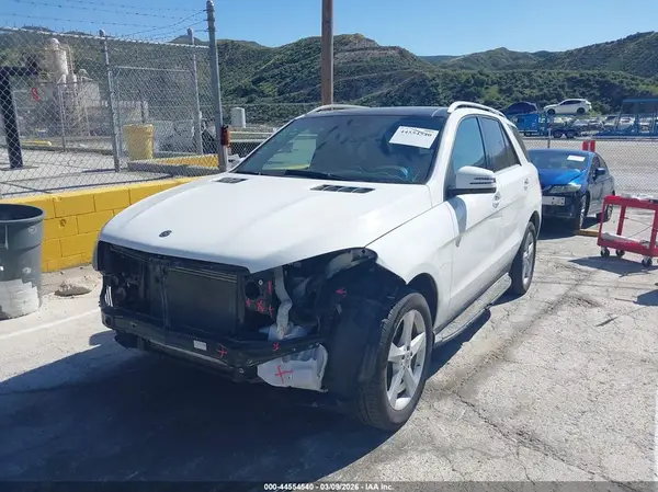 4JGDA5HB4JB035062 2018 MERCEDES-BENZ GLE - Image 2