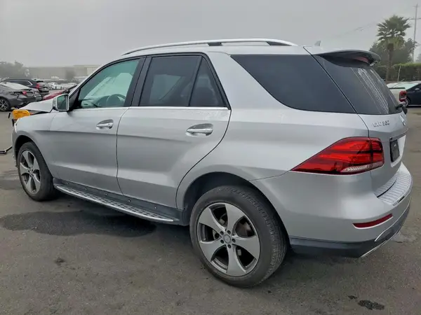 4JGDA5HB5GA649083 2016 MERCEDES-BENZ GLE - Image 2