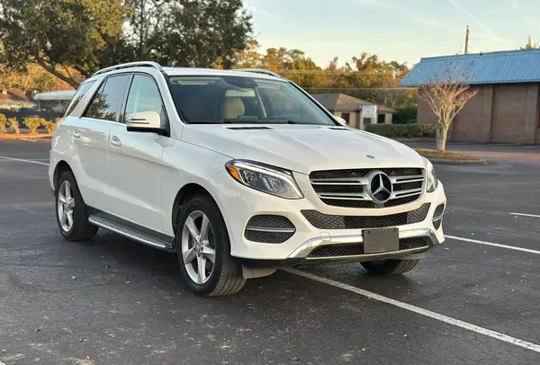 4JGDA5HB5HA826653 2017 MERCEDES-BENZ GLE - Image 1