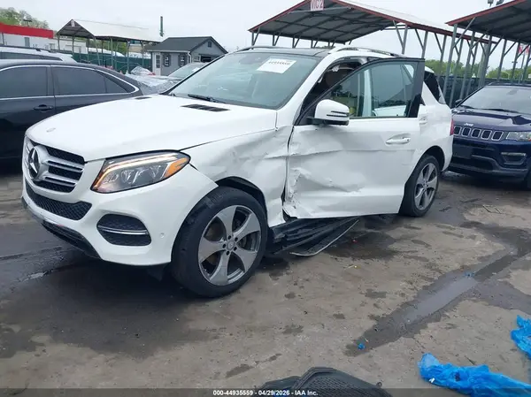 4JGDA5HB5HA899070 2017 MERCEDES-BENZ GLE - Image 2