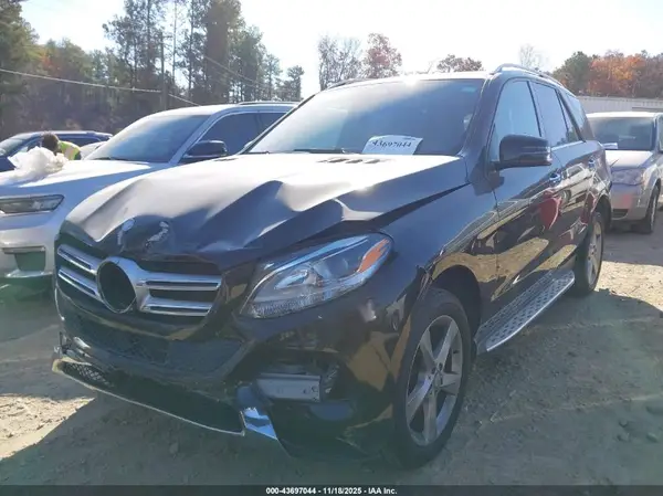 4JGDA5HB5HA902078 2017 MERCEDES-BENZ GLE - Image 2
