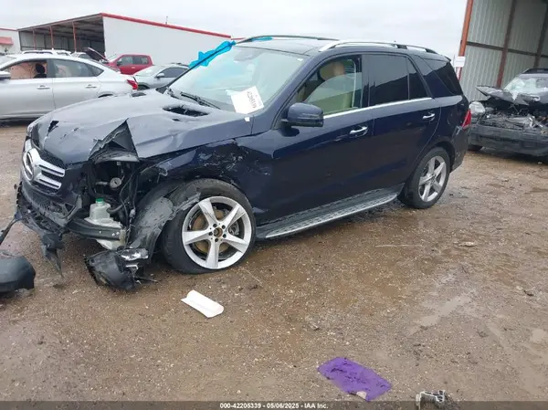 4JGDA5HB5HA912061 2017 MERCEDES-BENZ GLE - Image 2