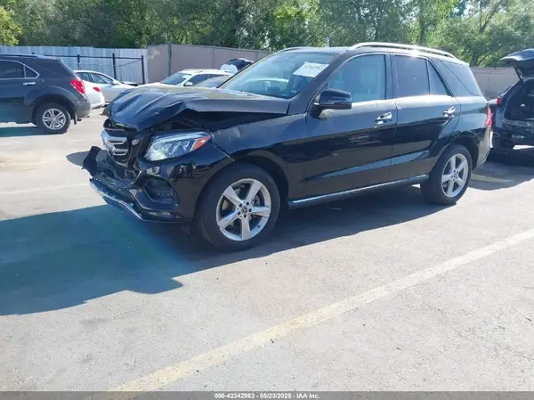 4JGDA5HB5HA914649 2017 MERCEDES-BENZ GLE - Image 2