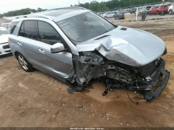 4JGDA5HB5HA947649 2017 MERCEDES-BENZ GLE - Image 1