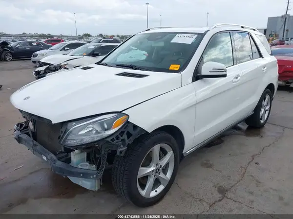 4JGDA5HB5HA968307 2017 MERCEDES-BENZ GLE - Image 2