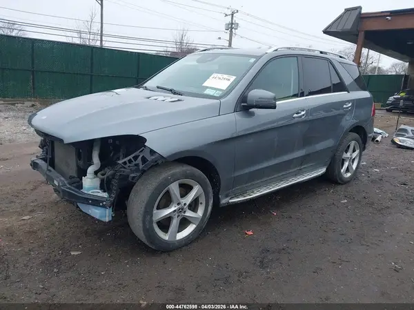 4JGDA5HB5HA978738 2017 MERCEDES-BENZ GLE - Image 2