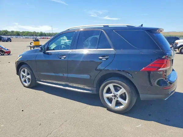 4JGDA5HB5JB073738 2018 MERCEDES-BENZ GLE - Image 2