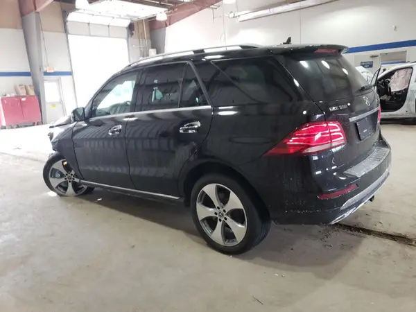 4JGDA5HB5JB077143 2018 MERCEDES-BENZ GLE - Image 2
