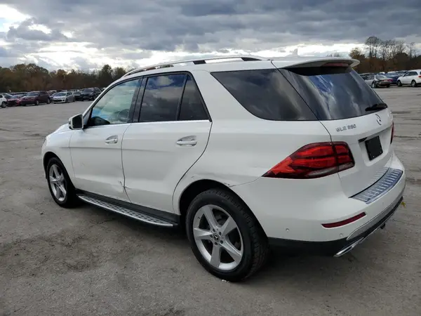 4JGDA5HB5JB082858 2018 MERCEDES-BENZ GLE - Image 2