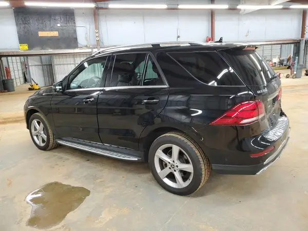 4JGDA5HB5JB135882 2018 MERCEDES-BENZ GLE - Image 2