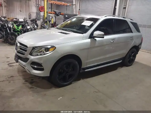 4JGDA5HB6GA806782 2016 MERCEDES-BENZ GLE - Image 2
