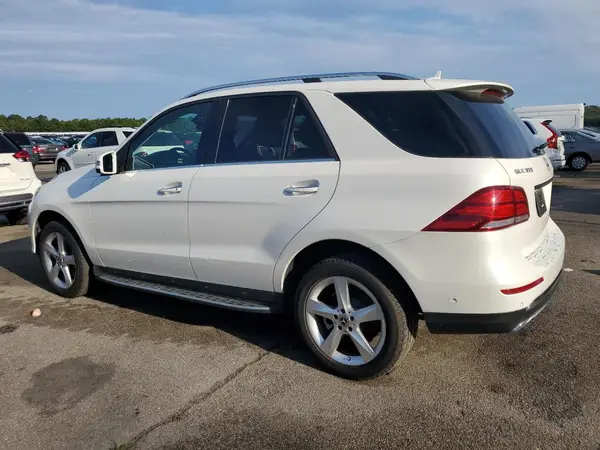 4JGDA5HB6HA990476 2017 MERCEDES-BENZ GLE - Image 2
