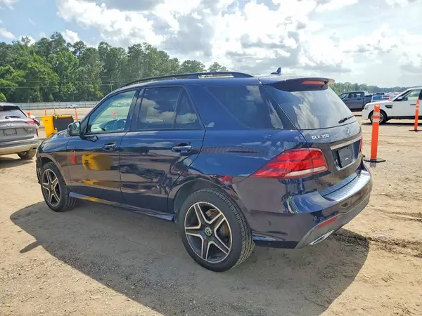 4JGDA5HB6JB003889 2018 MERCEDES-BENZ GLE - Image 2