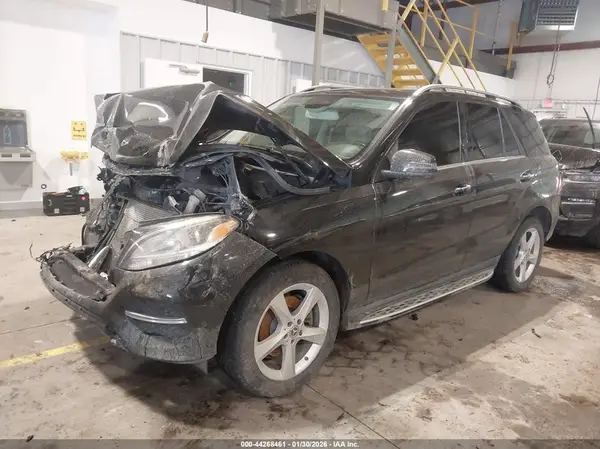 4JGDA5HB6JB058097 2018 MERCEDES-BENZ GLE - Image 2