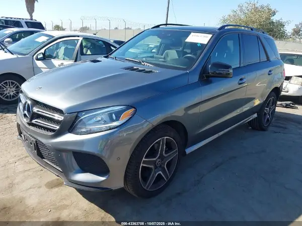 4JGDA5HB6JB093397 2018 MERCEDES-BENZ GLE - Image 2