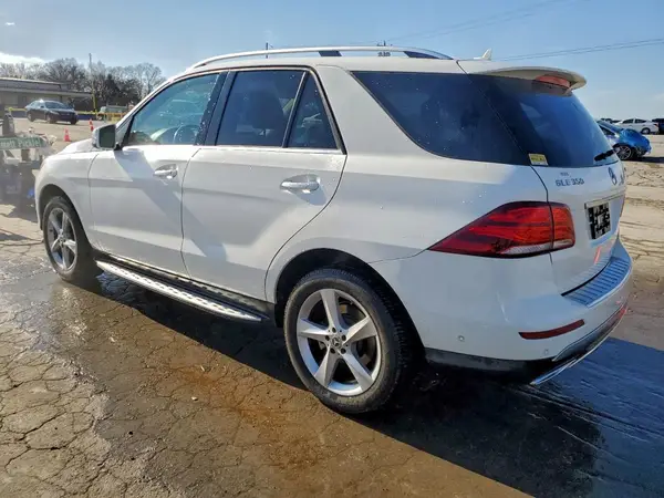 4JGDA5HB6JB099409 2018 MERCEDES-BENZ GLE - Image 2