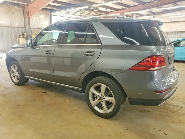 4JGDA5HB6JB130335 2018 MERCEDES-BENZ GLE - Image 2