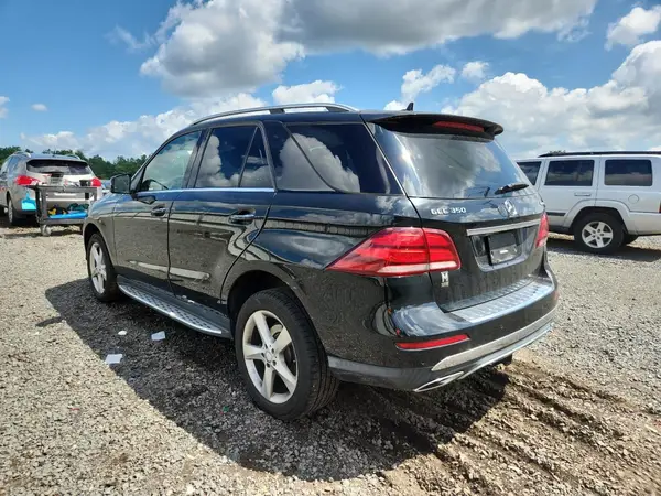 4JGDA5HB7HA830204 2017 MERCEDES-BENZ GLE - Image 2