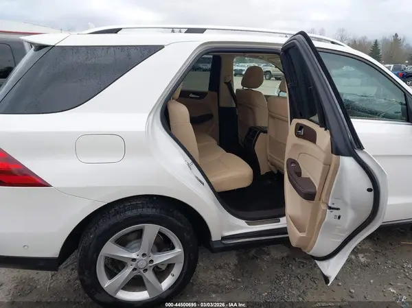 4JGDA5HB7HA832454 2017 MERCEDES-BENZ GLE - Image 8