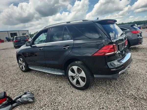 4JGDA5HB7HA945952 2017 MERCEDES-BENZ GLE - Image 2