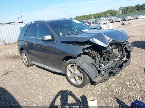 4JGDA5HB7HA979972 2017 MERCEDES-BENZ GLE - Image 1