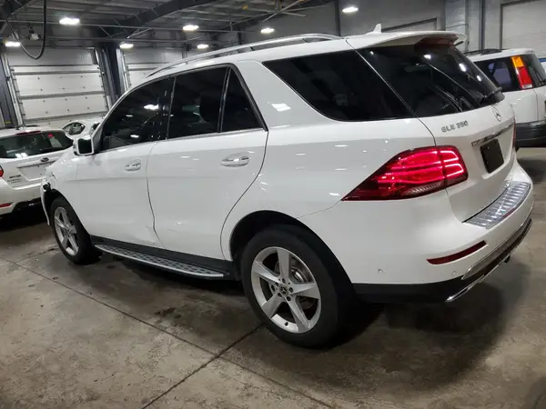4JGDA5HB7HA993726 2017 MERCEDES-BENZ GLE - Image 2