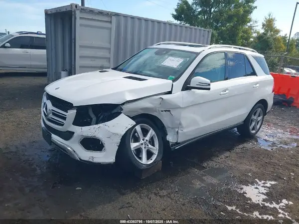 4JGDA5HB7JB156250 2018 MERCEDES-BENZ GLE - Image 2