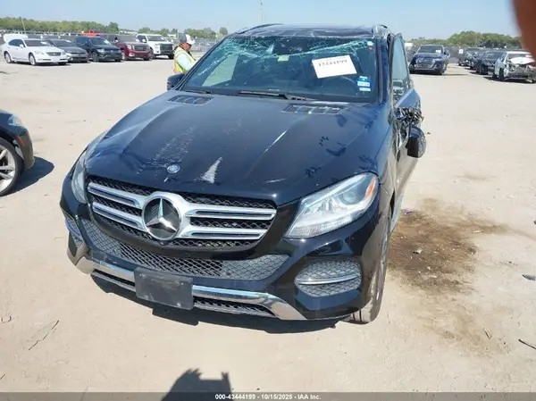4JGDA5HB8GA666749 2016 MERCEDES-BENZ GLE - Image 2